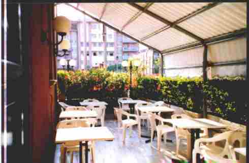 veranda4.jpg (12382 byte)